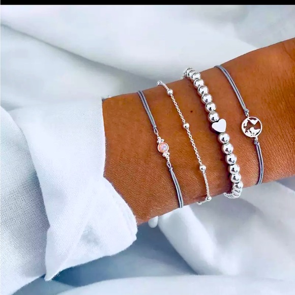 A set of 5 bracelets! A mixture of variety of bracelets! - Picture 4 of 9